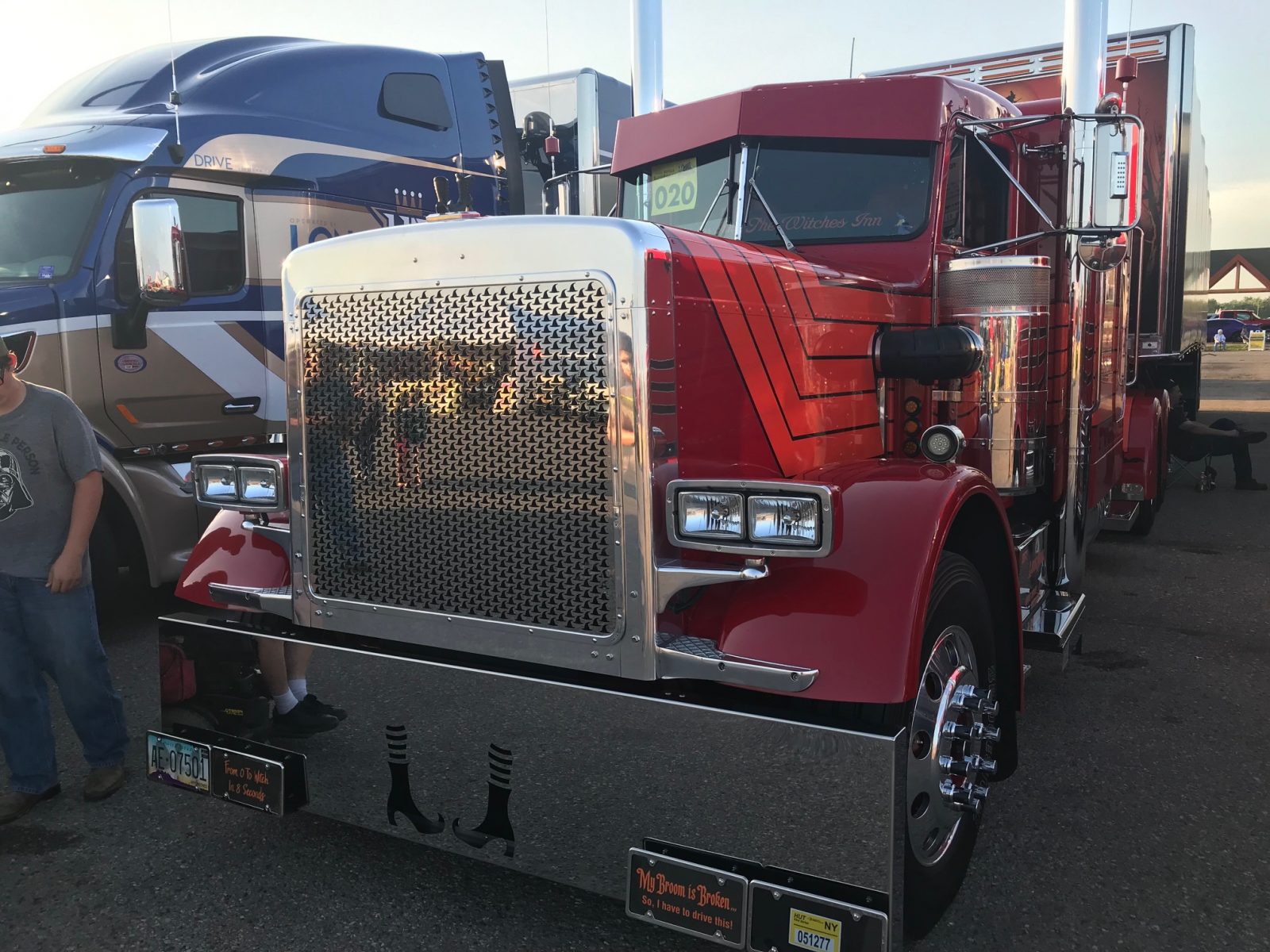 Witchthemed Peterbilt with 2.9 million miles wins Shell Rotella Super